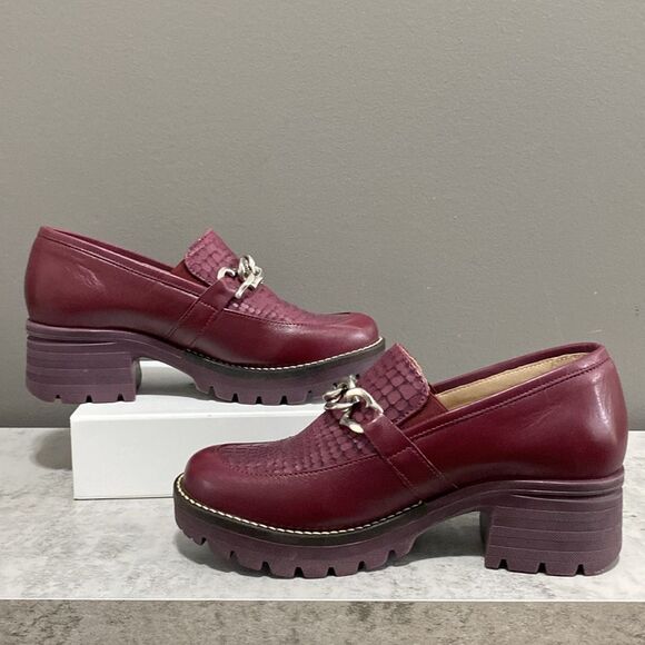 Dromedaris Leather Women's Burgundy Loafers w/silver Chain Detail Size 38 US 8 - Picture 3 of 16